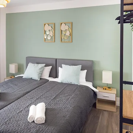 Immostay M#6 Maisonette- Apartment, Wifi & Parken, Parkanlage, 4k Tv شقة *