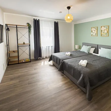 Immostay M#6 Maisonette- Apartment, Wifi & Parken, Parkanlage, 4k Tv